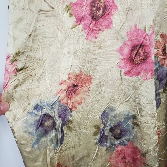 Vintage Gold and pink silky maxi skirt with floral print - Picture 14 of 15